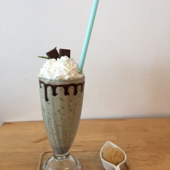 Cafe Maji - 06.12.18 green tea Andes mint chocolate shake - Coffee & Tea Near Me - Artesia, California