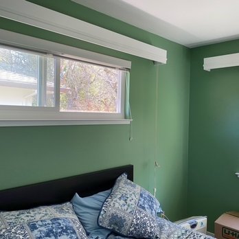E Custom Design - Bedroom (colors - SW Agate Green and High Reflective White) - Painters Near Me E Custom Design - Bedroom (colors - SW Agate Green and High Reflective White) - Painters Near Me