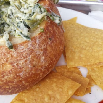 Big Pink - Best ! ! ! Spinach Artichoke Dip  OmG really good - Pizza Near Me - Miami Beach, Florida