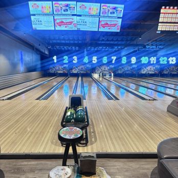 Valley View Lanes - Bowling lanes are very clean! - Karaoke Near Me - Garden Grove, California Valley View Lanes - Bowling lanes are very clean! - Karaoke Near Me - Garden Grove, California