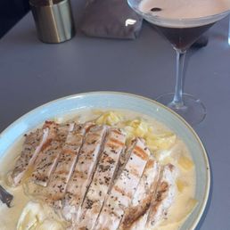 Fettuccine Alfredo with chicken