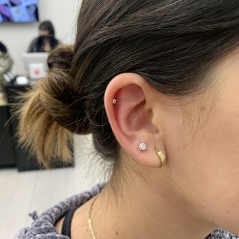 Lulu Ave - Got my second hole pierced and my helix - Piercing Near Me - Long Beach, California