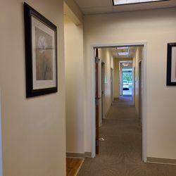 Burt and Will Plastic Surgery and Dermatology - Treatment hallway