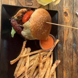 Ayan - LongNisa burger