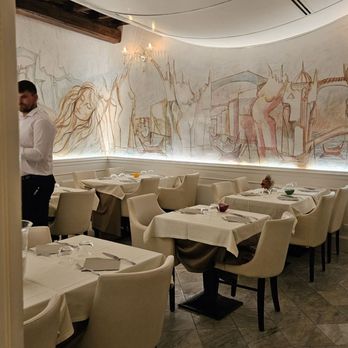 Crispi 19 - Beautiful interior dining room - Wine Bars Near Me - Rome, RM Crispi 19 - Beautiful interior dining room - Wine Bars Near Me - Rome, RM