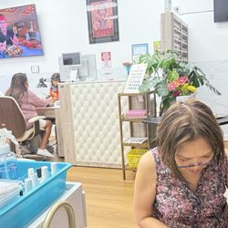 Lively Nails Salon