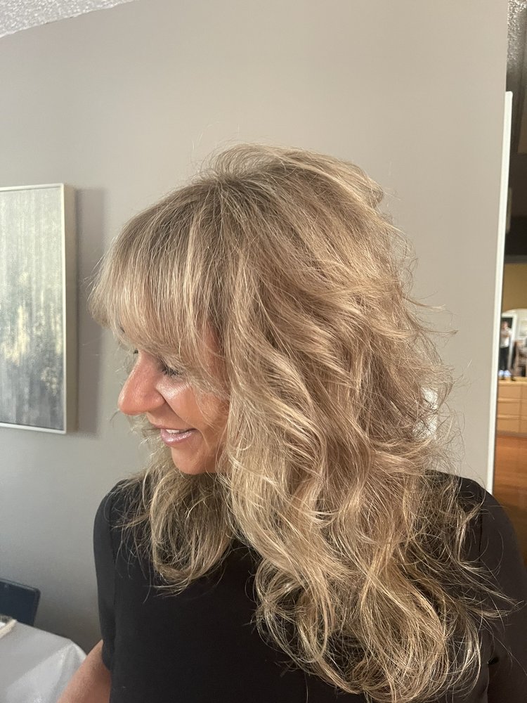 Christina's Hair Studio Image