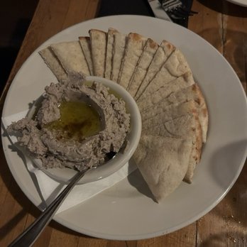 Old Bull Tavern - Black eyed pea hummus - New American Near Me - Beaufort, South Carolina Old Bull Tavern - Black eyed pea hummus - New American Near Me - Beaufort, South Carolina