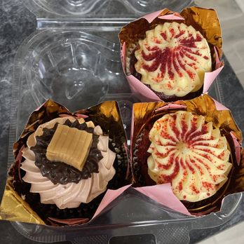 Pinkitzel - Red velvet and salted caramel. - Desserts Near Me - Oklahoma City, Oklahoma Pinkitzel - Red velvet and salted caramel. - Desserts Near Me - Oklahoma City, Oklahoma