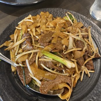 Jun Dynasty - Beef Chow Fun - Szechuan Near Me - Tucson, Arizona