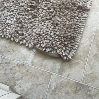 Crystal River Inn - Rip in rug - Hotels Near Me - San Marcos, Texas Crystal River Inn - Rip in rug - Hotels Near Me - San Marcos, Texas