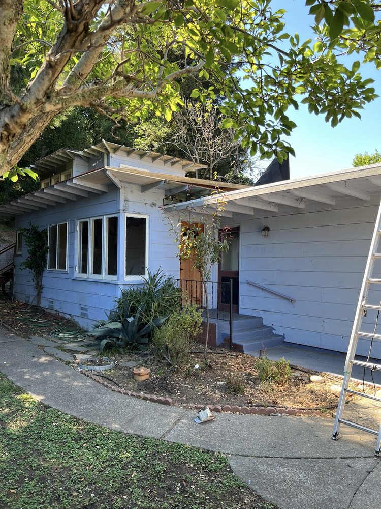 Slide of R&R Roofing