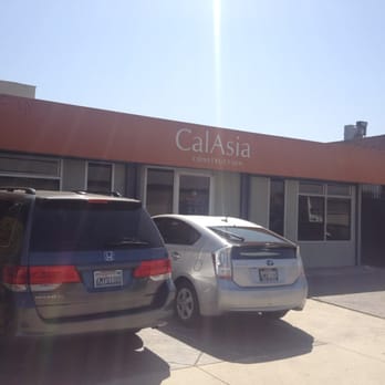 Calasia Construction - two cars parked in front of a building - General Contractors Near Me - Los Angeles, California Calasia Construction - two cars parked in front of a building - General Contractors Near Me - Los Angeles, California