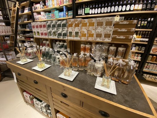 Williams-Sonoma by null