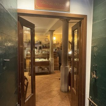 Trattoria Storica - Charming, inviting, unpretentious. - Seafood Near Me - Venezia, VE Trattoria Storica - Charming, inviting, unpretentious. - Seafood Near Me - Venezia, VE