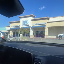 99 Cent store - Exterior