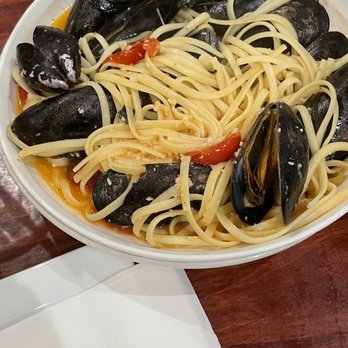 Rockafella's Restaurant - Linguine and mussels - American Near Me - Salem, Massachusetts