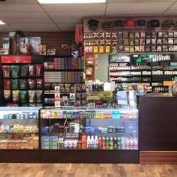 Smoke 4 Less Ontario - Very organized and methodical display case