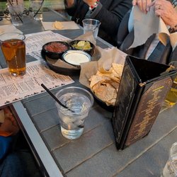 Screaming Jalapeno - Trio appetiser... Cheese dip and guac excellent