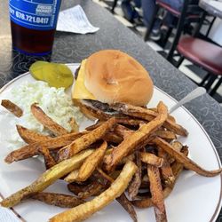 Dawsonville Pool Room - Bully Burger