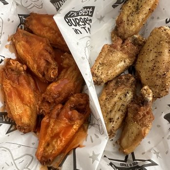 Wingtown & Grill