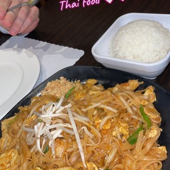 Lucky Kitchen - Pad Thai !!! So good!!! - Thai Near Me - Eastvale, California Lucky Kitchen - Pad Thai !!! So good!!! - Thai Near Me - Eastvale, California
