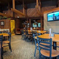 Henny's Grill & Bar - Henny's Grill & Bar - Lavale, MD