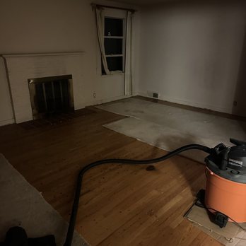 Alpha hardwood floors - a vacuum in the middle of a room - Flooring Near Me