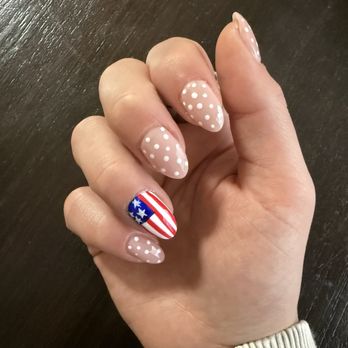Lavish Nails & Spa - Nail Salons Near Me - Livermore, California