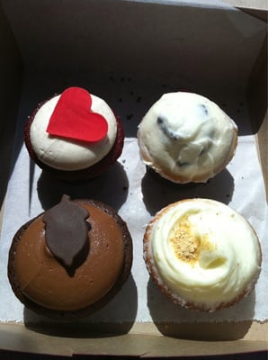 Buttercream Cupcakes & Coffee by null