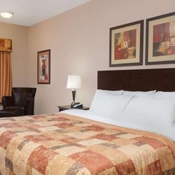 Ramada by Wyndham Brooks - Guest room