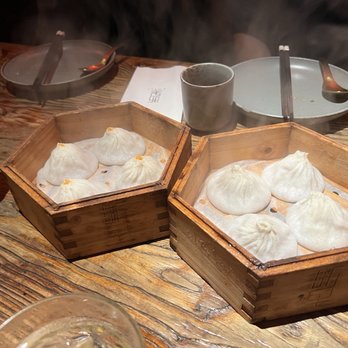 Cheli - XLB - Shanghainese Near Me - New York, New York