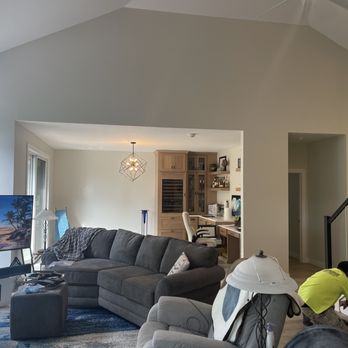 Michael's Painting - Painting walls, ceiling and trim. - Painters Near Me - McFarland, Wisconsin Michael's Painting - Painting walls, ceiling and trim. - Painters Near Me - McFarland, Wisconsin