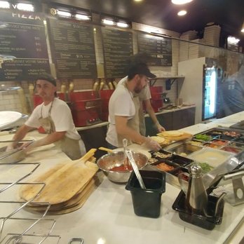 Pizzeria Bros - Pizza Near Me - Montreal, Quebec