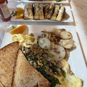 Keke's Breakfast Cafe - Create Your Own Omelet - Breakfast & Brunch Near Me - Sunnyvale, California Keke's Breakfast Cafe - Create Your Own Omelet - Breakfast & Brunch Near Me - Sunnyvale, California