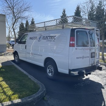 Redmond Tire Pros - One of our hard working service trucks Redmond Tire Pros keeps on the road! - Tires Near Me - Redmond, Washington Redmond Tire Pros - One of our hard working service trucks Redmond Tire Pros keeps on the road! - Tires Near Me - Redmond, Washington