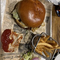 Reilly's Plates & Pours - Bacon Jelly Burger