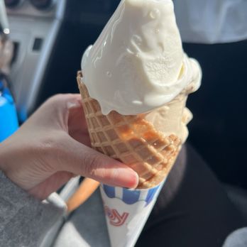 Stricklands Ice Cream - Vanilla and butterfinger - Ice Cream & Frozen Yogurt Near Me - Costa Mesa, California Stricklands Ice Cream - Vanilla and butterfinger - Ice Cream & Frozen Yogurt Near Me - Costa Mesa, California