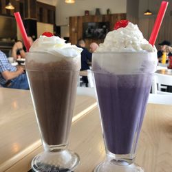 L'Oeufrier - "Le Stimulateur" (Nutella/Banana) & "Une Soirée Gros Luxe À Sainte-Foy" (Vanilla/Blueberry) Milkshakes