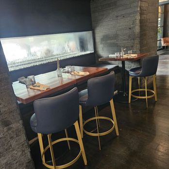 The Tasting Room at Chicago Winery - Wine Bars Near Me - Chicago, Illinois