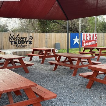 Teddy’s Barbecue - Plenty of covered seating outside and very nice/clean. - Barbeque Near Me - Weslaco, Texas Teddy’s Barbecue - Plenty of covered seating outside and very nice/clean. - Barbeque Near Me - Weslaco, Texas
