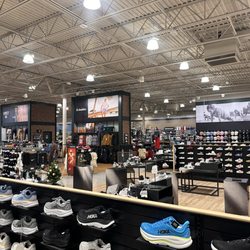 DICK'S Sporting Goods - Inside store