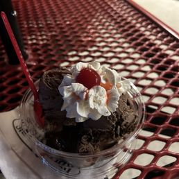 Hot fudge brownie