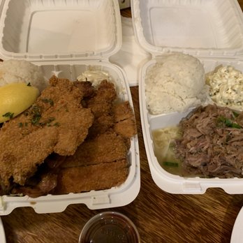 Da Kitchen Maui - Mixed plays on left and kalua pork on right. - Hawaiian Near Me - Kihei, Hawaii Da Kitchen Maui - Mixed plays on left and kalua pork on right. - Hawaiian Near Me - Kihei, Hawaii