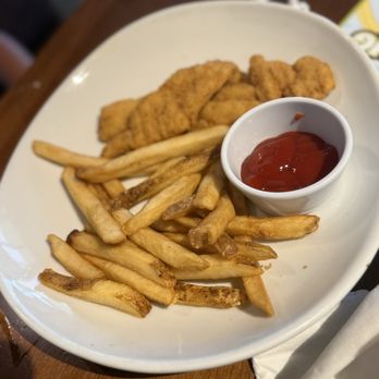 Olive Garden Italian Restaurant - Kids chicken tenders - Italian Near Me - Downey, California Olive Garden Italian Restaurant - Kids chicken tenders - Italian Near Me - Downey, California