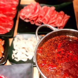 Fondue Factory - Good outdoor seating, great for people watching. Wonderful atmosphere , reasonable price, good service. Lovely meal in Paris!