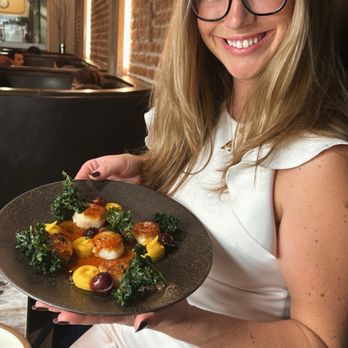 Senia - Scallops with squash mash, baked kale and grapes. Insanely good combination - Cocktail Bars Near Me - Honolulu, Hawaii