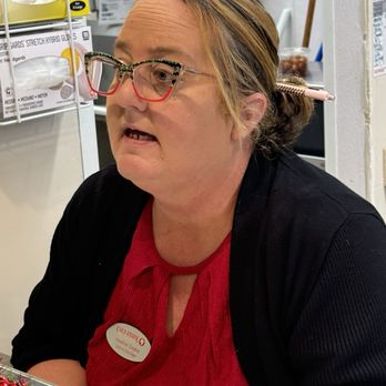 Cold Stone Creamery - Problem employee who will not give you the fair amount of anything without a fight. - Ice Cream & Frozen Yogurt Near Me - Cypress, Texas