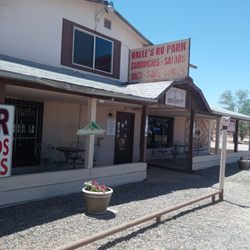 Valle's RV Park - Check in and store.