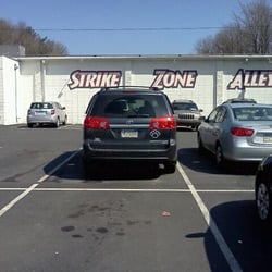 Strike Zone Alleys - Front entrance
